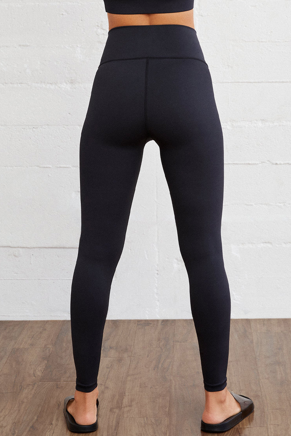 V-Waist Seamless Active Leggings in Black