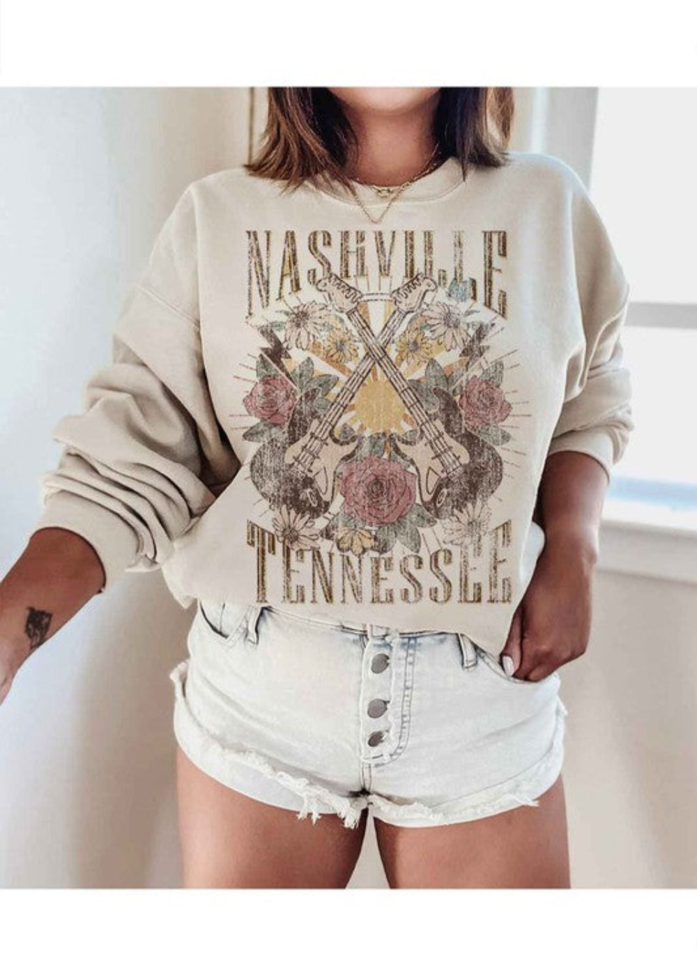 Nashville Tennessee Graphic Sweatshirt in CURVY SIZE ONLY