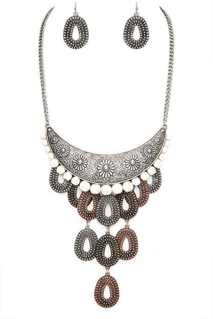  western necklace & earrings in silver