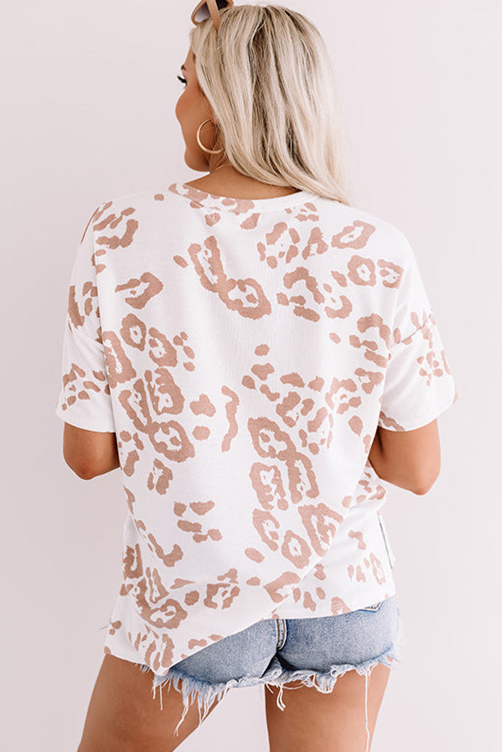 White Leopard Print V Neck Short Sleeve Top (CURVY SIZE ONLY)