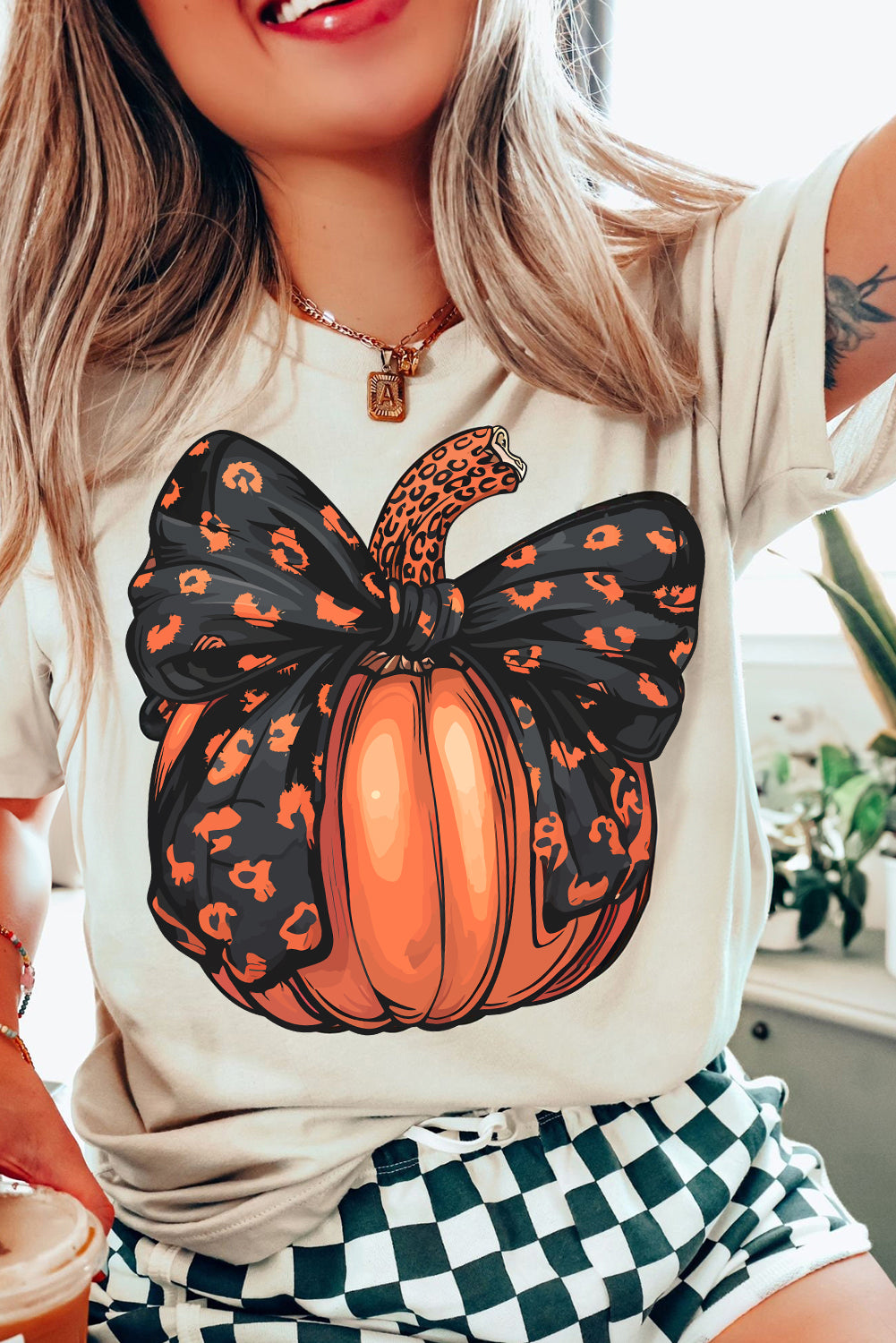 White Halloween Bowknot Pumpkin Graphic Crewneck T Shirt