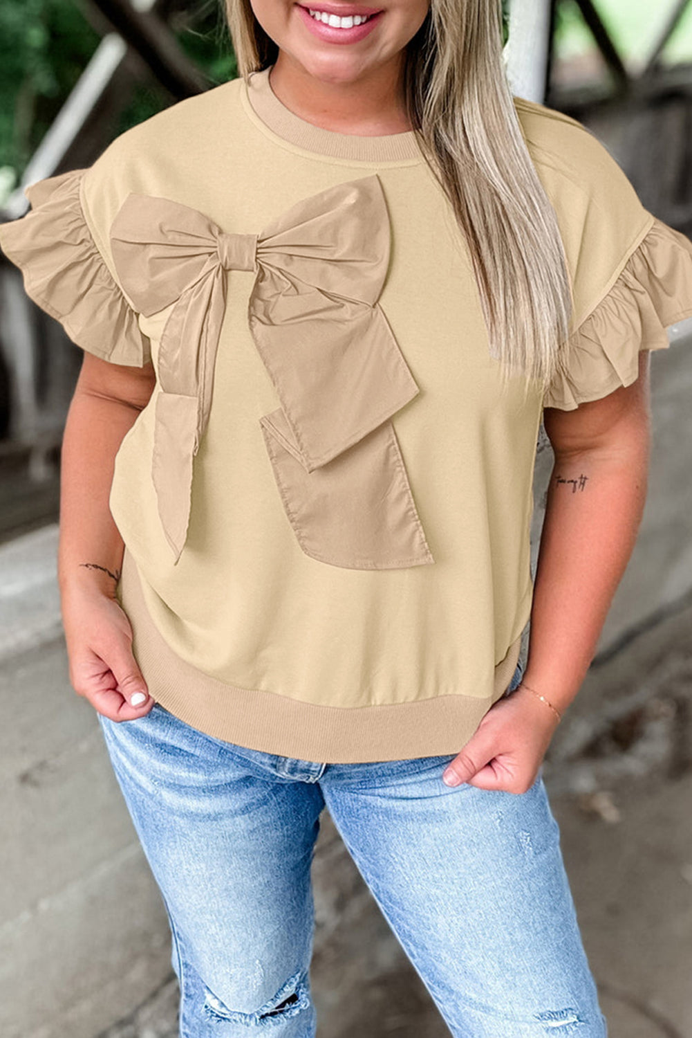 Parchment Ruffled Short Sleeve Bowknot Applique Top in CURVY SIZE ONLY