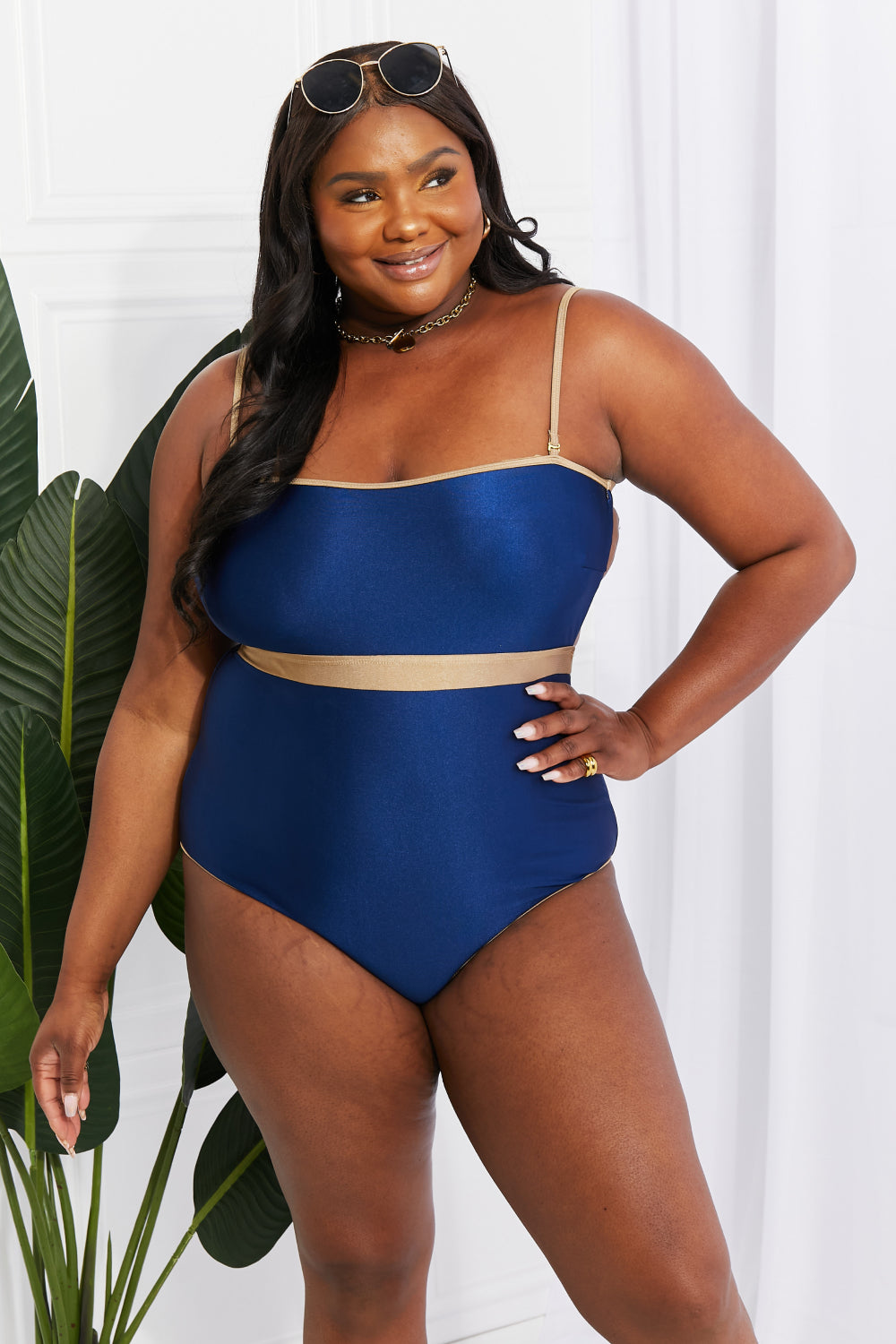 Wave Break Contrast Trim One-Piece in Navy