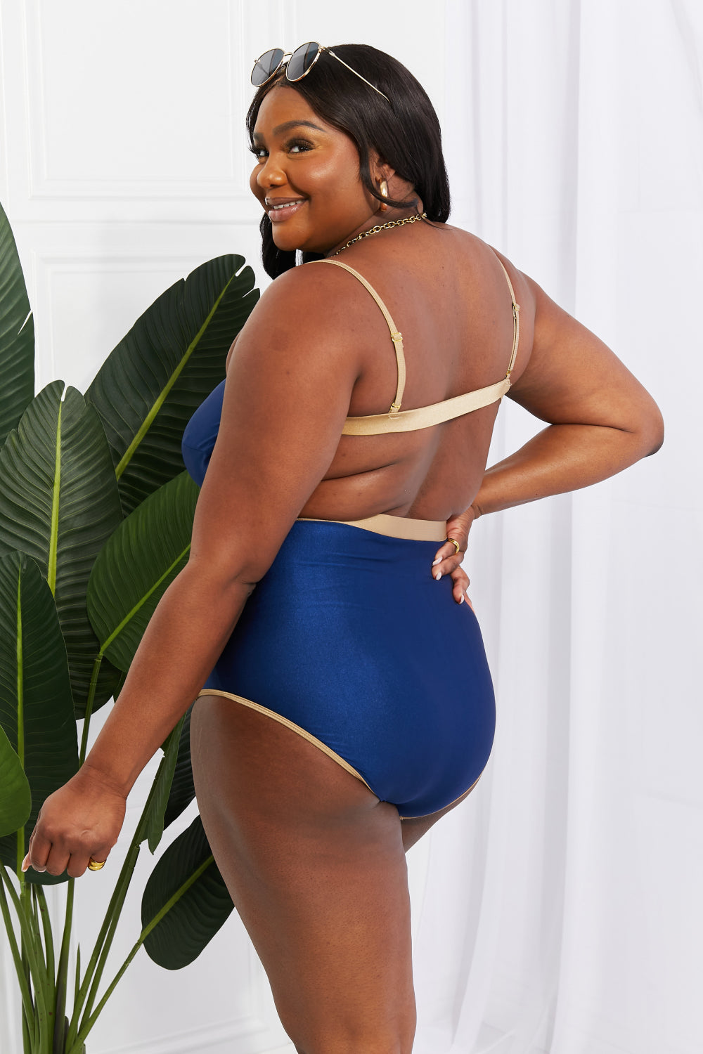 Wave Break Contrast Trim One-Piece in Navy