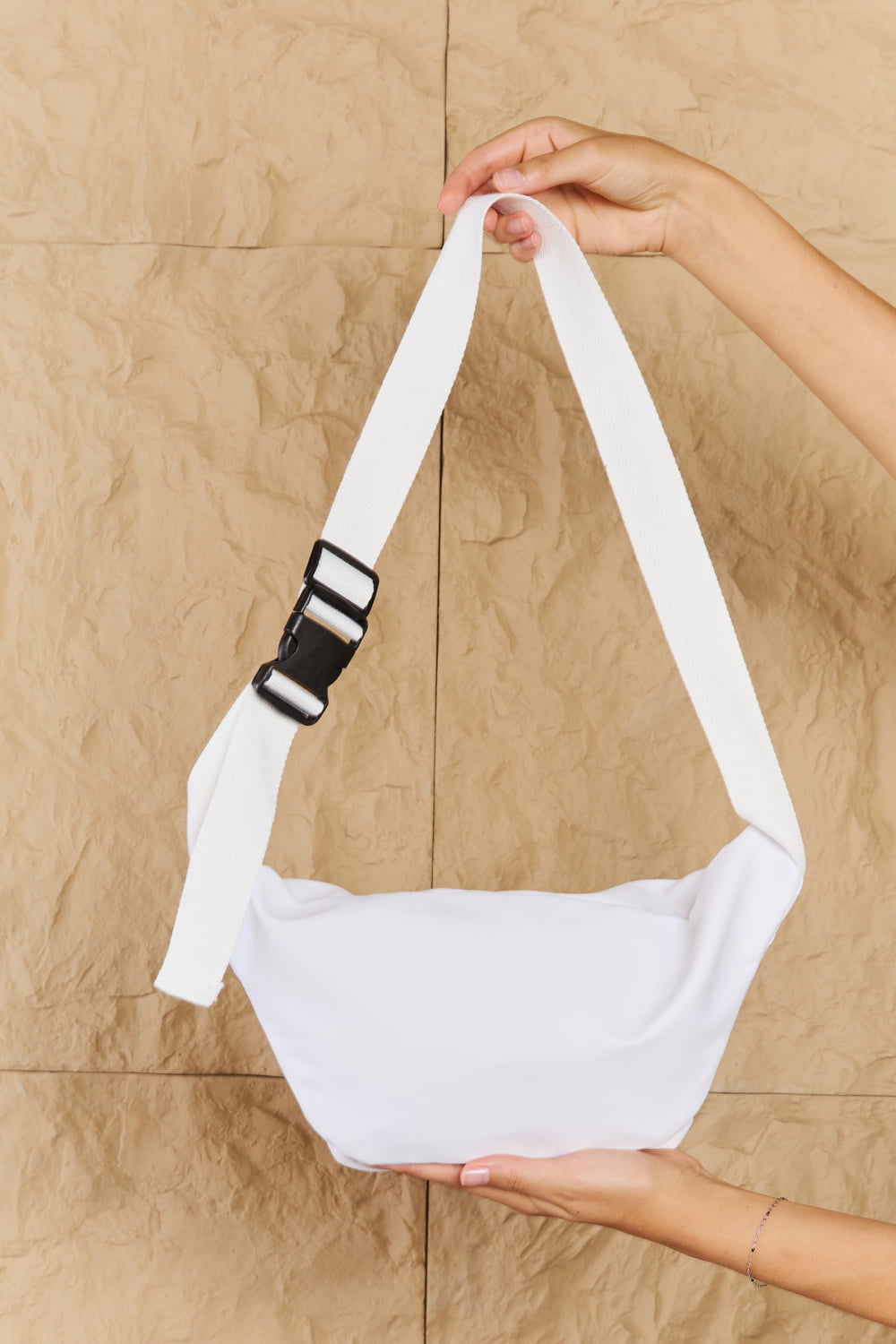 Travel Buddy Clear Zipper Pocket Fanny Pack in White
