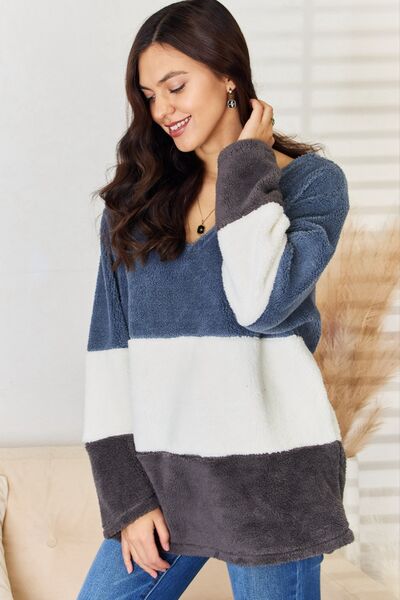 Faux Fur Color Block V-Neck Sweater in Vintage Blue