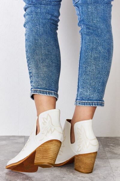 White Ankle Embroidered Stitch Boots