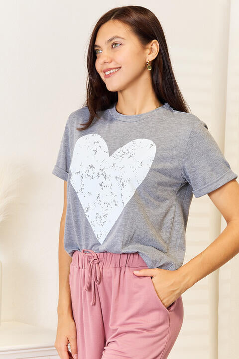 Heart Graphic Cuffed T-Shirt in Heather Grey