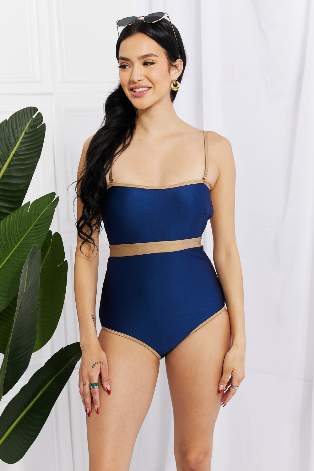 Wave Break Contrast Trim One-Piece in Navy